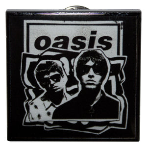 Een foto van een Oasis Speld Badge