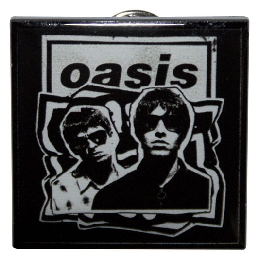 Een foto van een Oasis Speld Badge