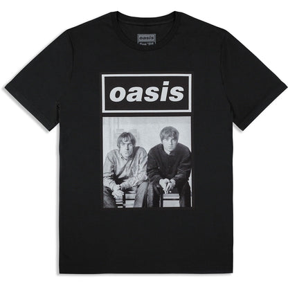 Een foto van een Oasis T-Shirt