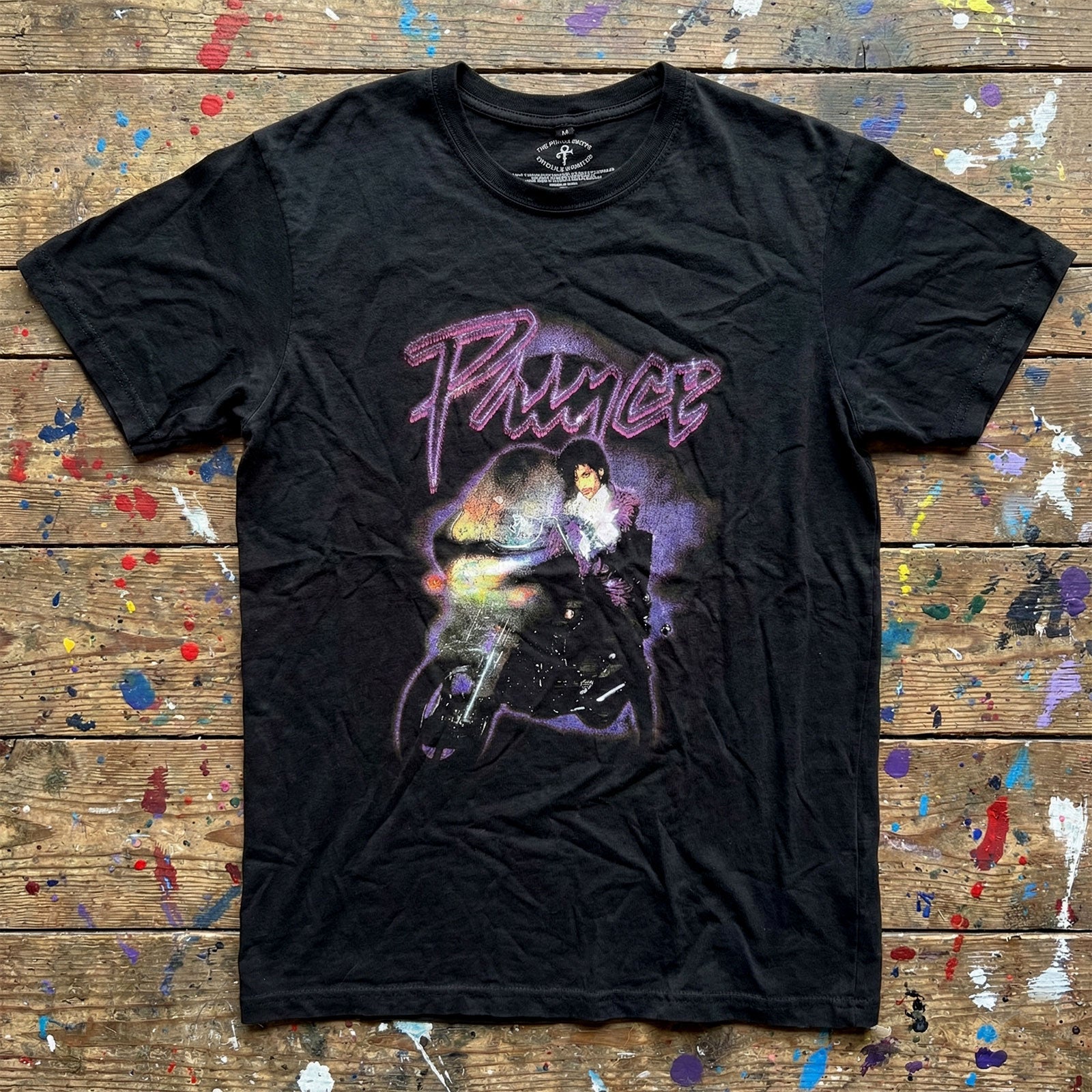 Een foto van een Prince T-Shirt