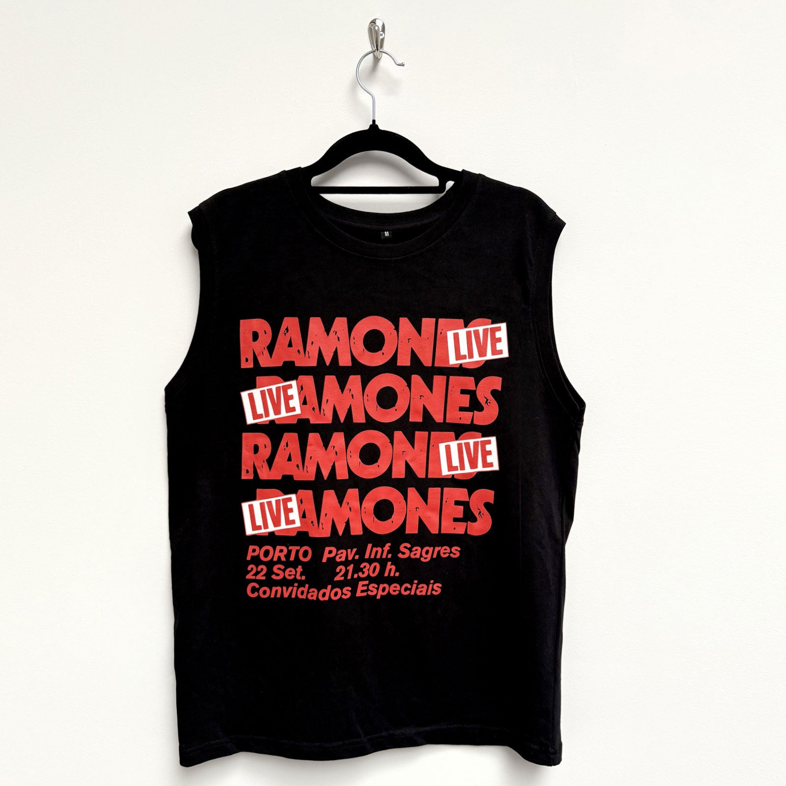 Een foto van een Ramones T-Shirt