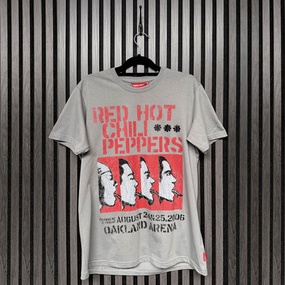 Een foto van een Red Hot Chili Peppers T-Shirt