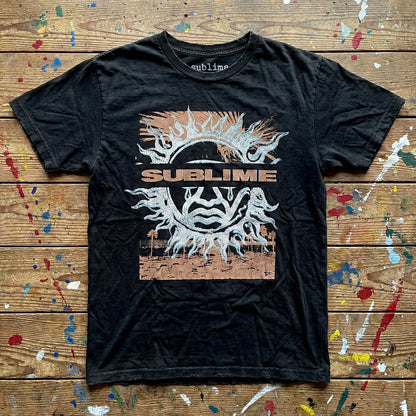 Een foto van een Sublime T-Shirt
