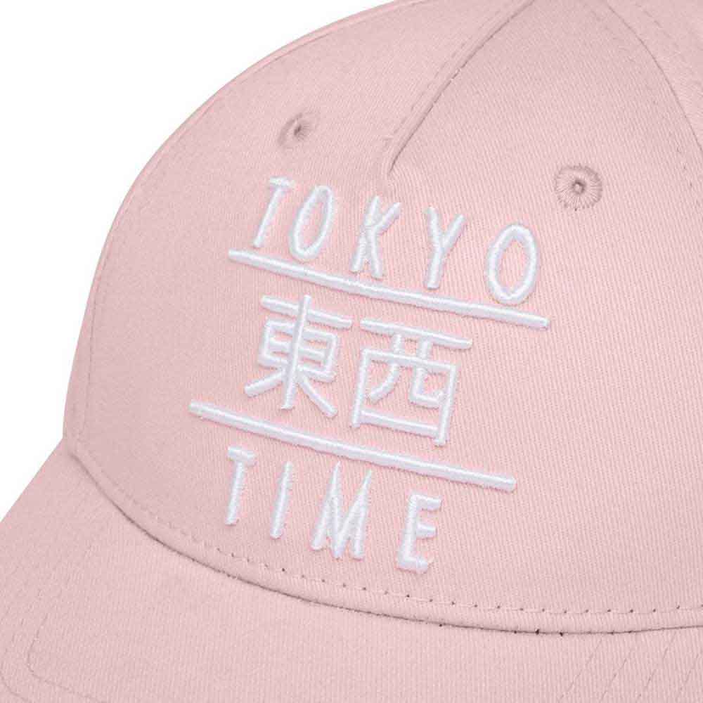 Een foto van een Tokyo Time Baseballpet