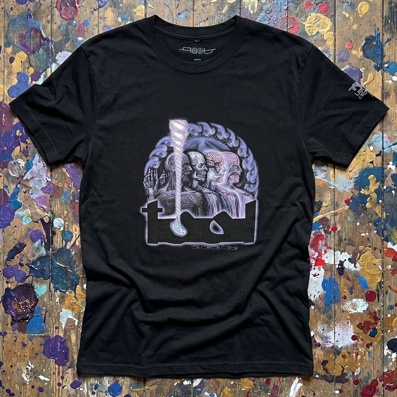 Een foto van een Tool T-Shirt