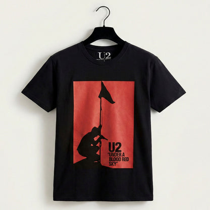 Een foto van een U2 T-Shirt