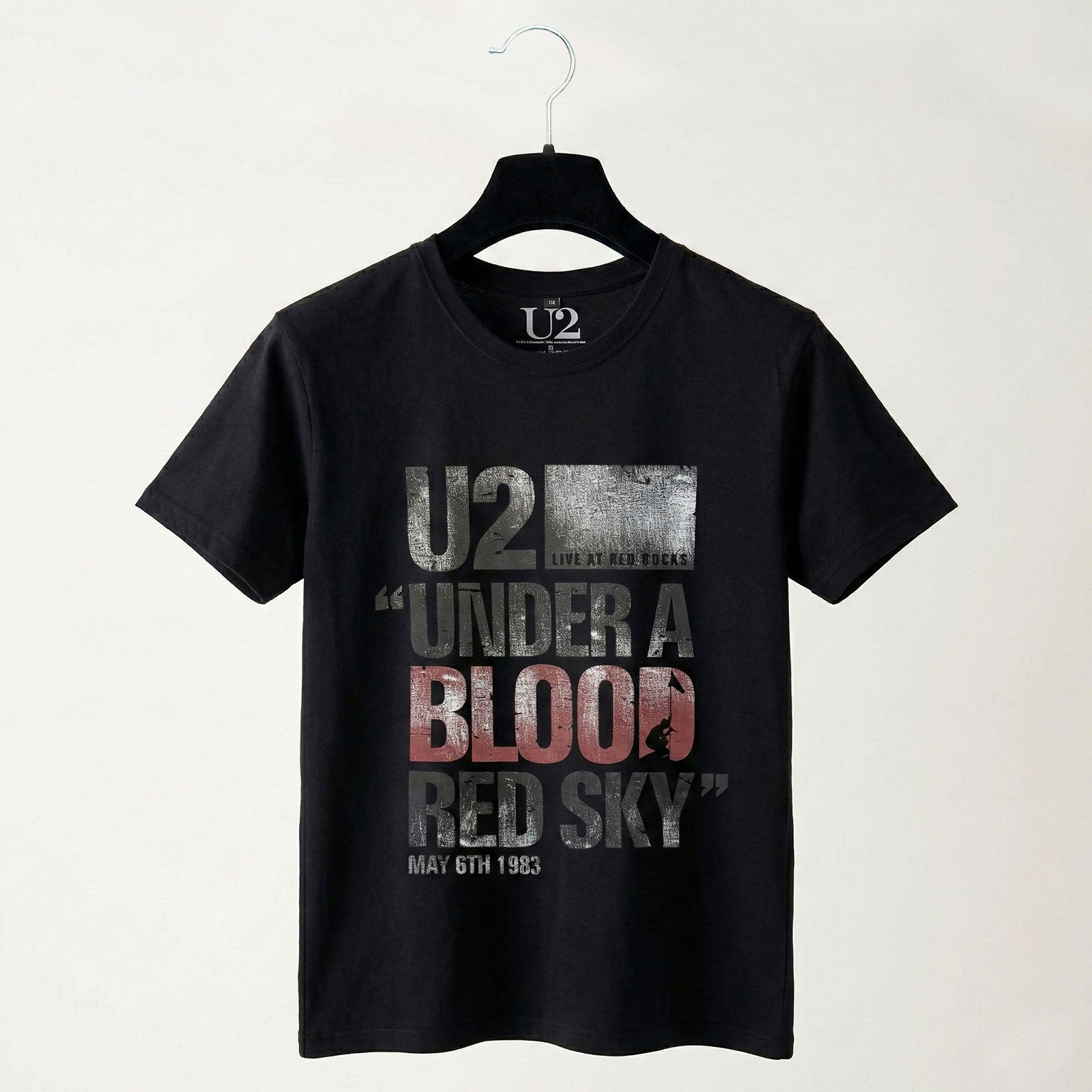 Een foto van een U2 T-Shirt