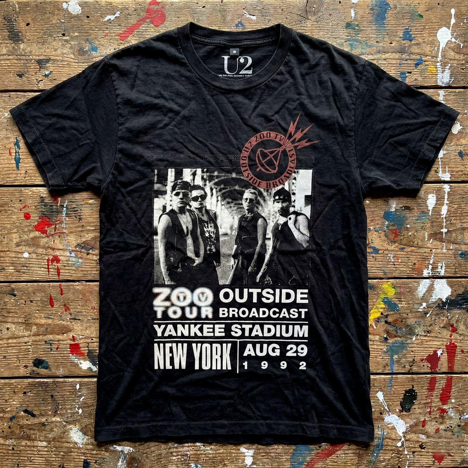 Een foto van een U2 T-Shirt