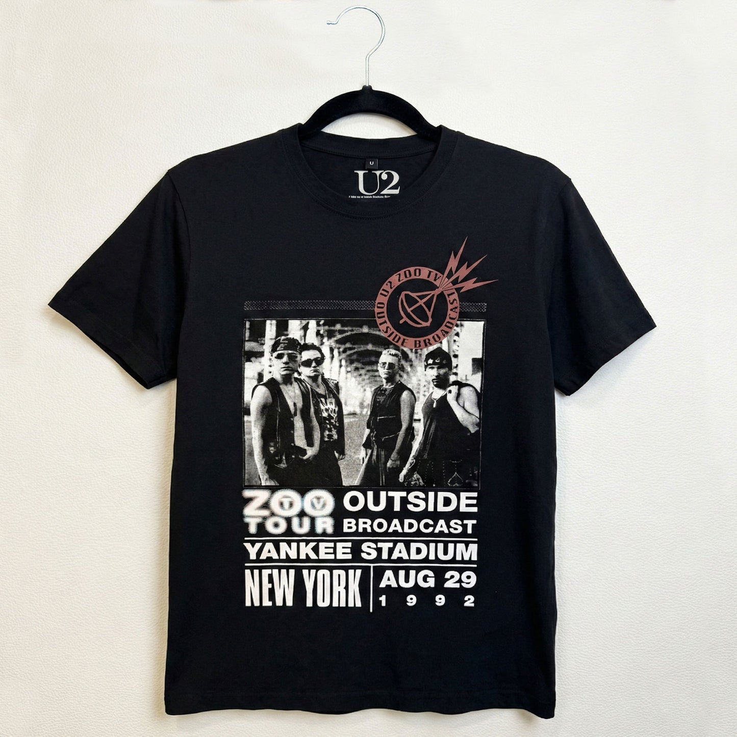 Een foto van een U2 T-Shirt
