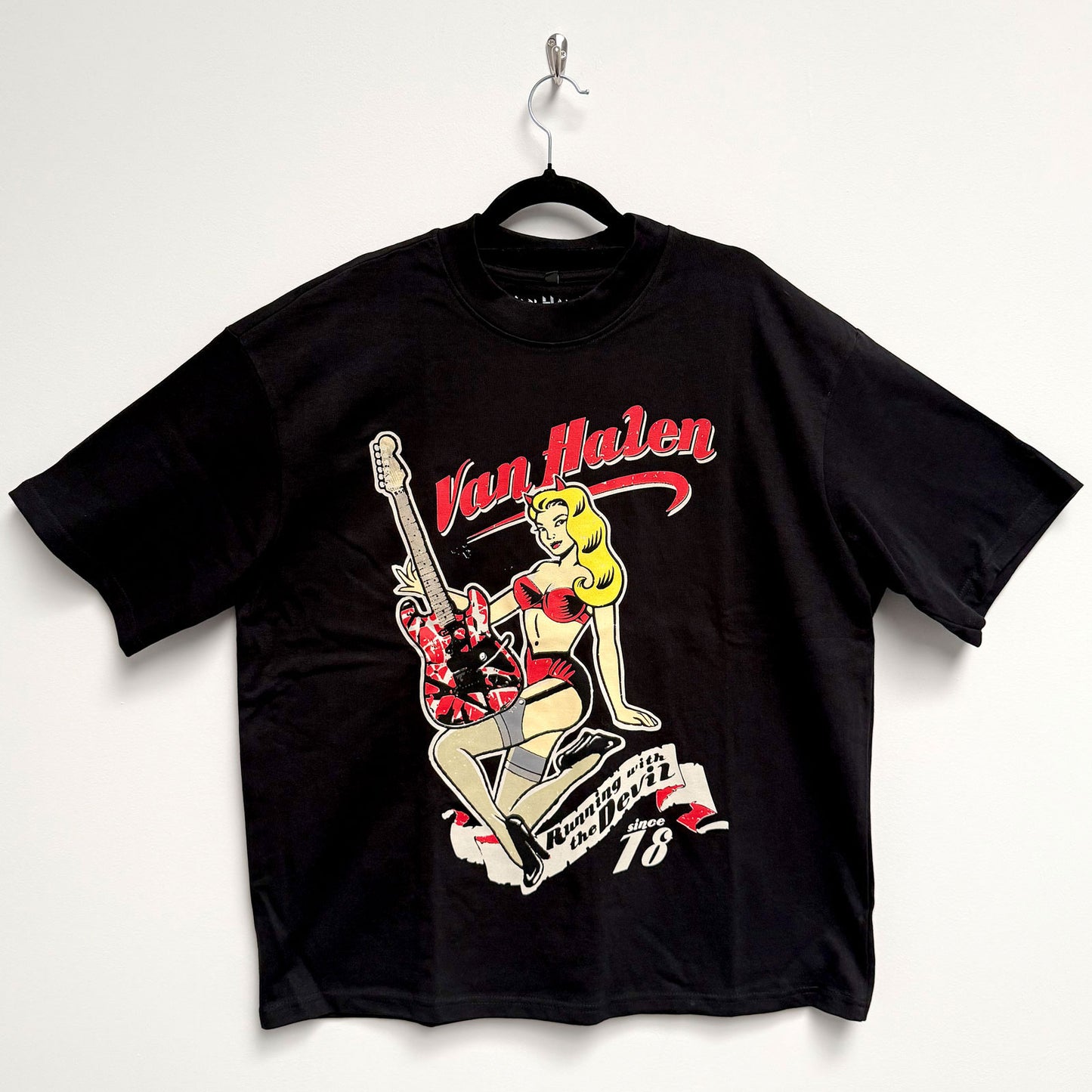Een foto van een Van Halen T-Shirt