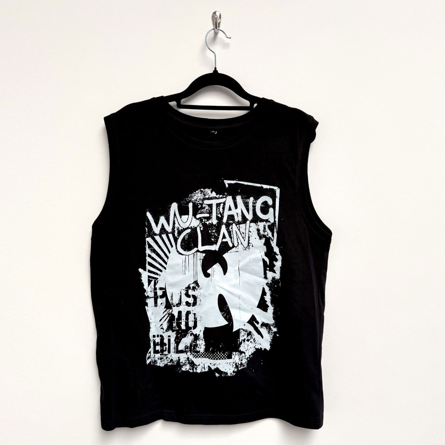 Een foto van een Wu-Tang Clan T-Shirt